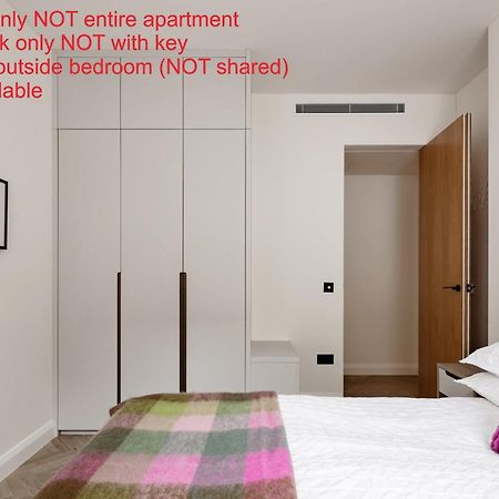 Modern Apartment & Rooms At Charing Cross Londres Extérieur photo
