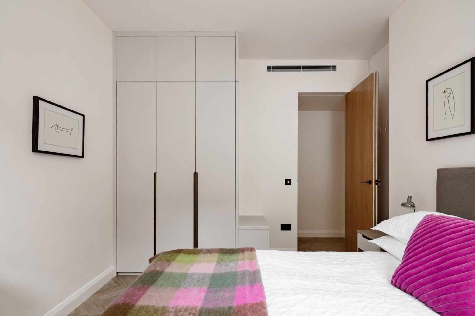 Modern Apartment & Rooms At Charing Cross Londres Extérieur photo
