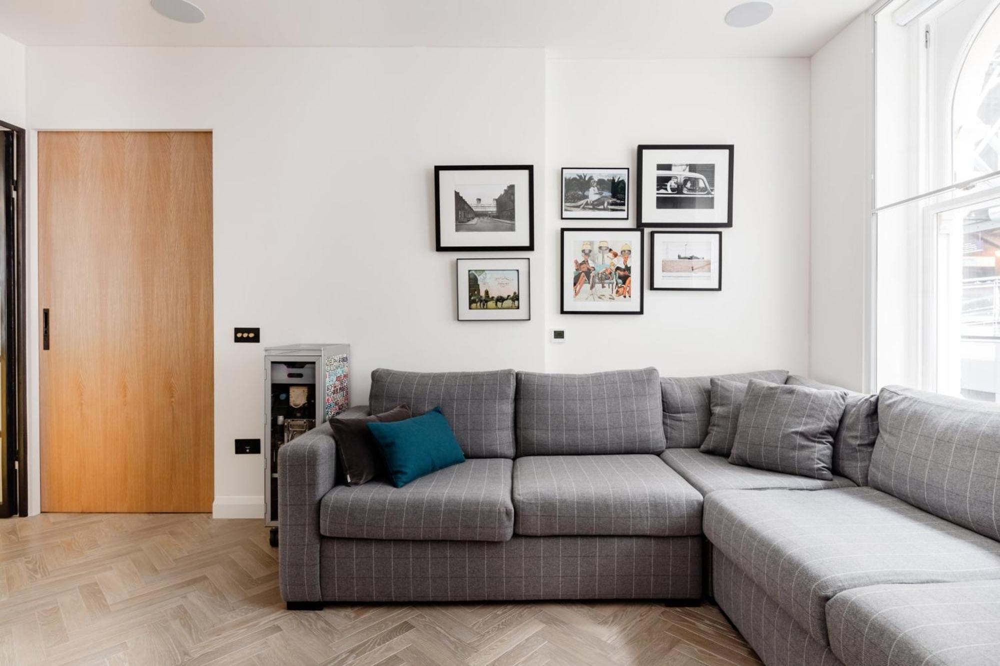Modern Apartment & Rooms At Charing Cross Londres Extérieur photo