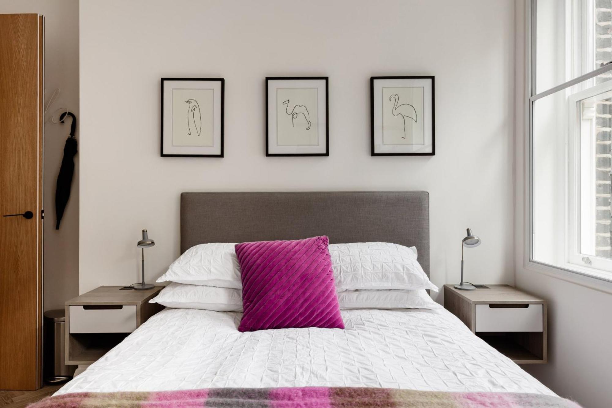 Modern Apartment & Rooms At Charing Cross Londres Extérieur photo