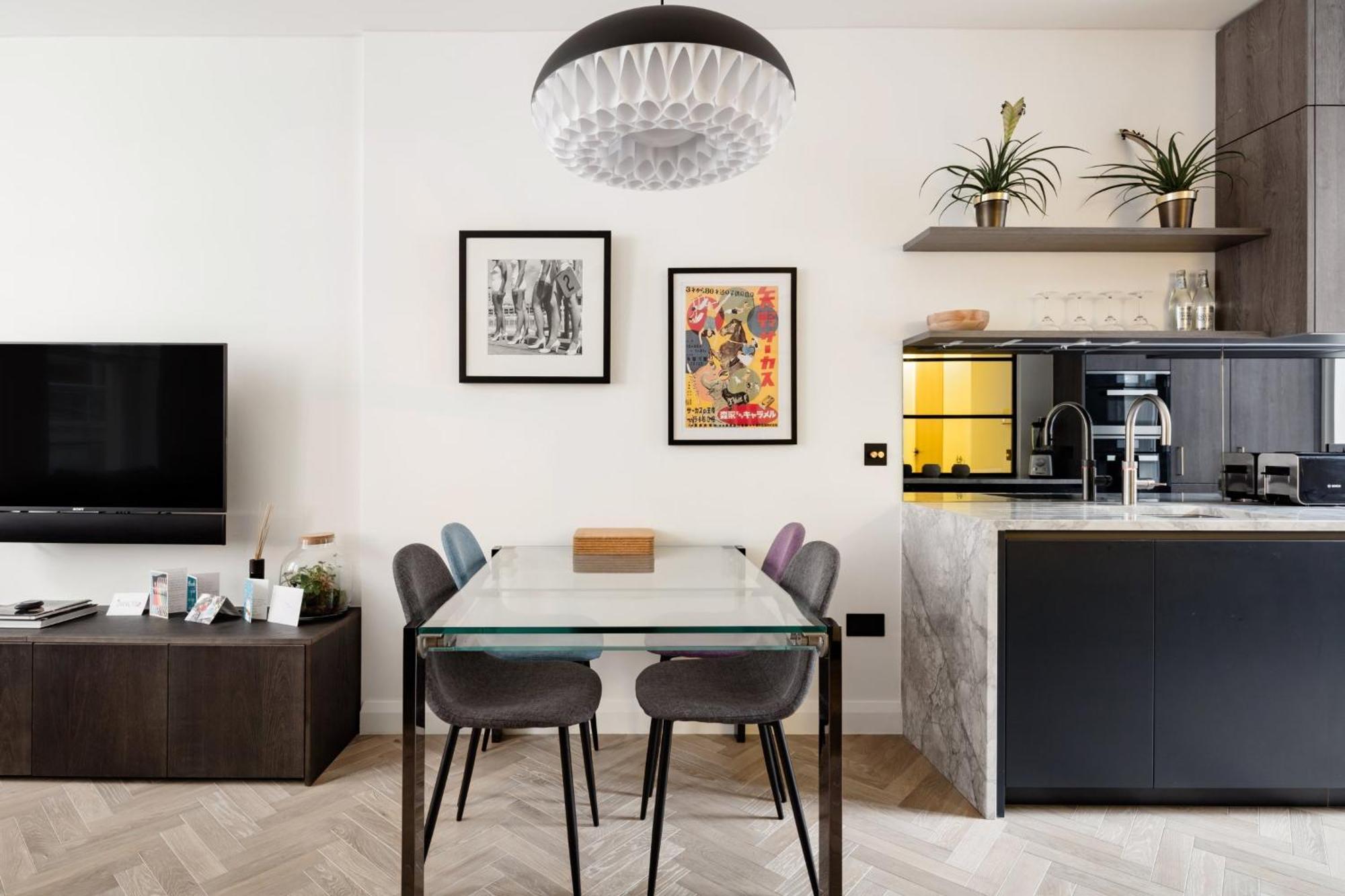 Modern Apartment & Rooms At Charing Cross Londres Extérieur photo