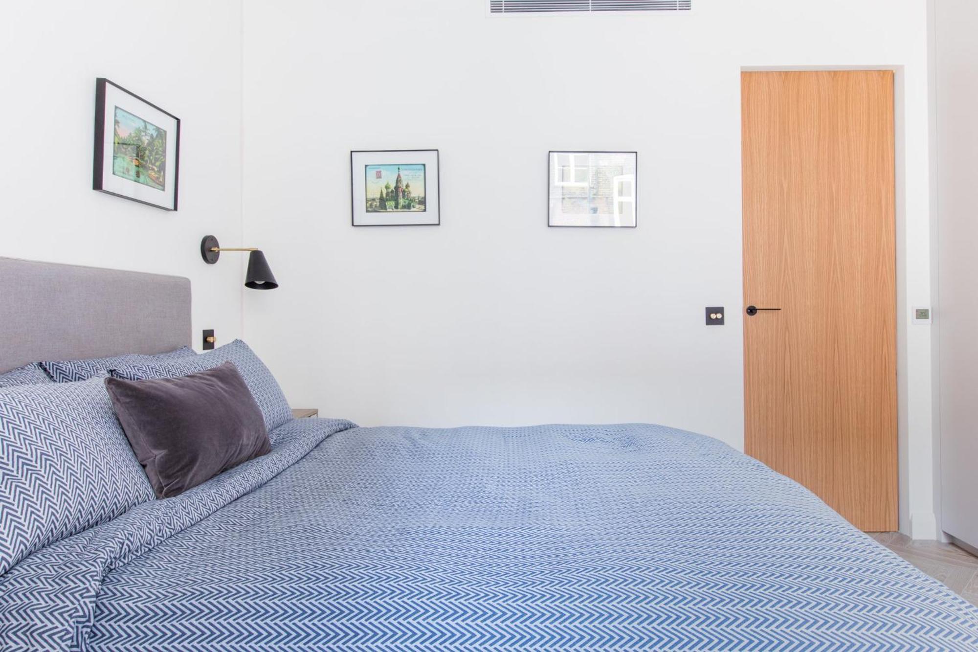 Modern Apartment & Rooms At Charing Cross Londres Extérieur photo