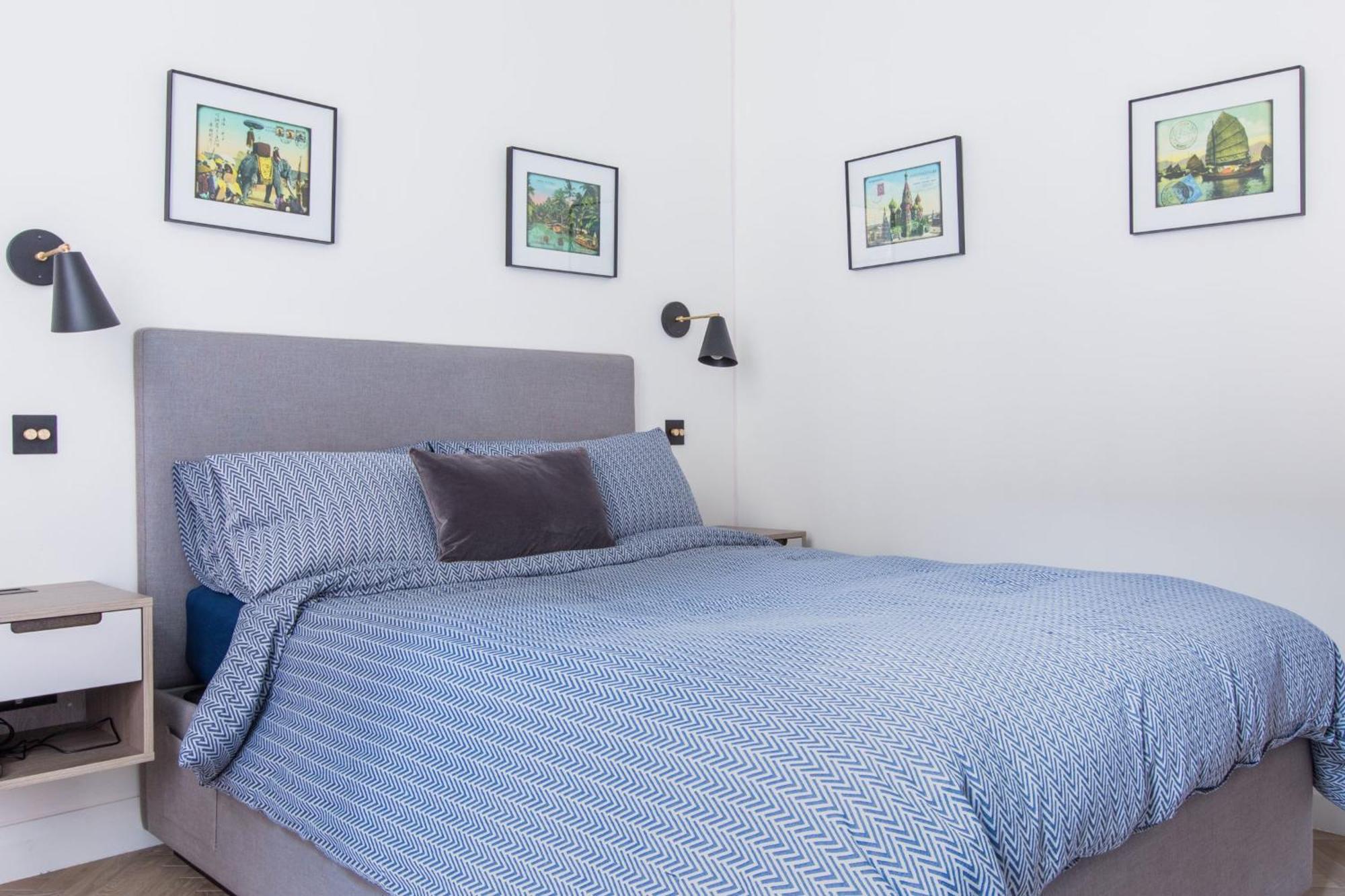Modern Apartment & Rooms At Charing Cross Londres Extérieur photo